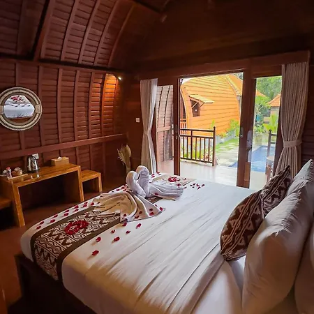 Sayong Wooden House Hotel